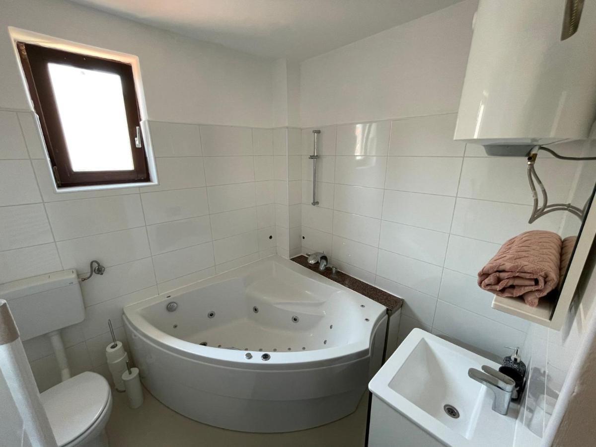 Apartments Fratelli Malinska Εξωτερικό φωτογραφία