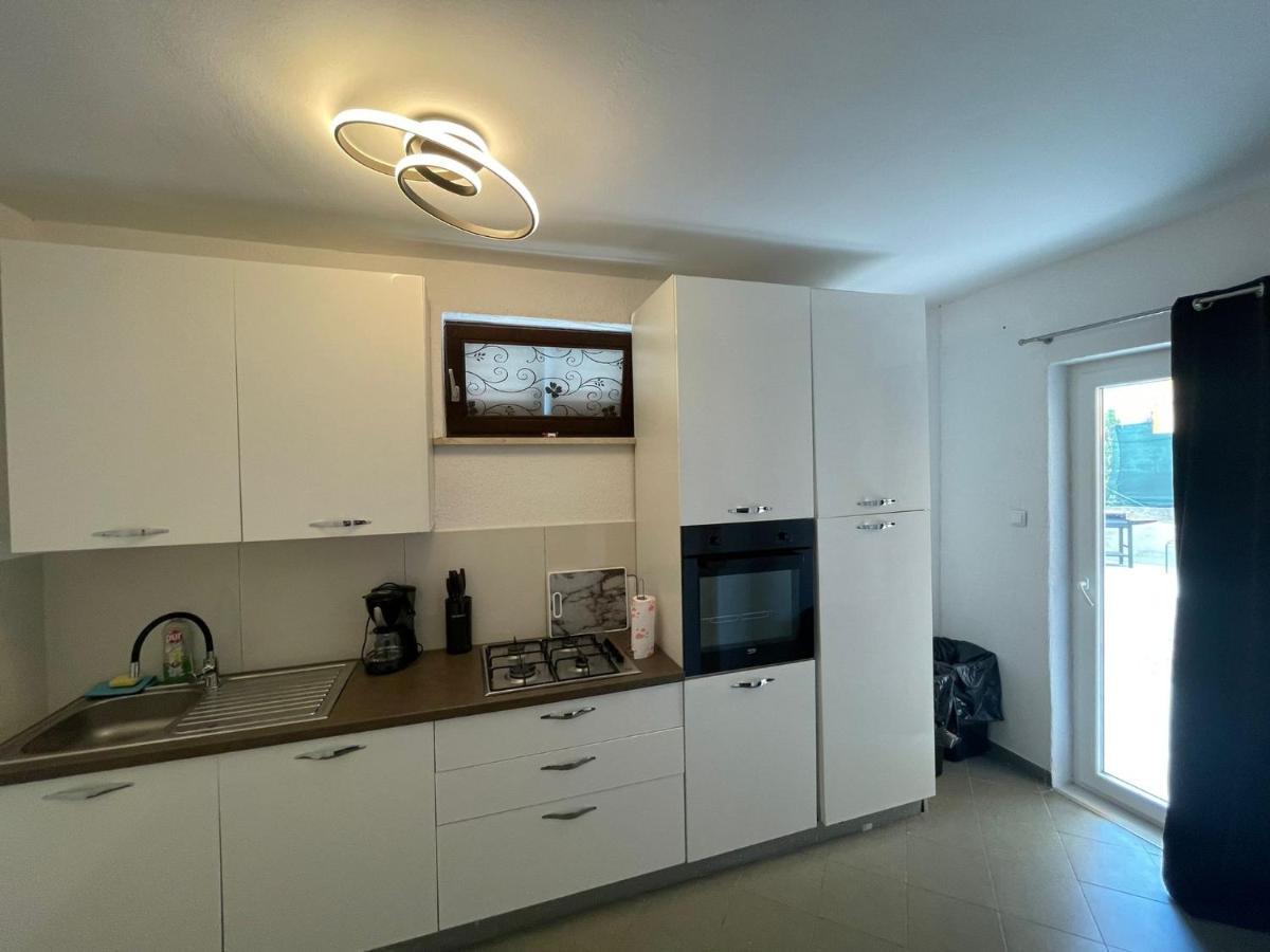 Apartments Fratelli Malinska Εξωτερικό φωτογραφία