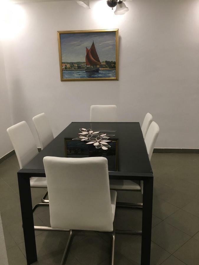 Apartments Fratelli Malinska Εξωτερικό φωτογραφία